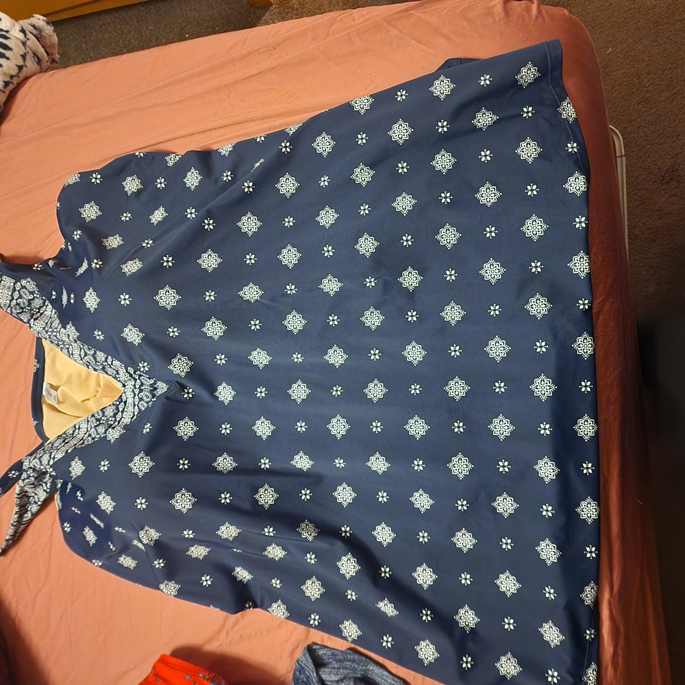 Blue and White Patterned Swinswuit 30w 🏊‍♀️🤩😀